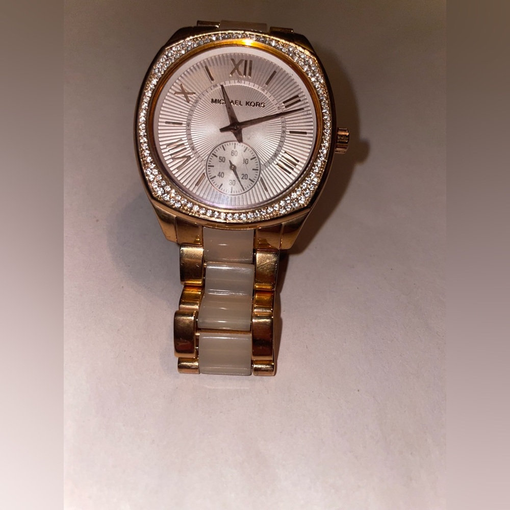 rose gold michael kors watch - Picture 4 of 6